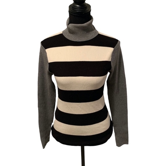 525 America Women's Turtleneck Sweater Medium - Picture 1 of 6
